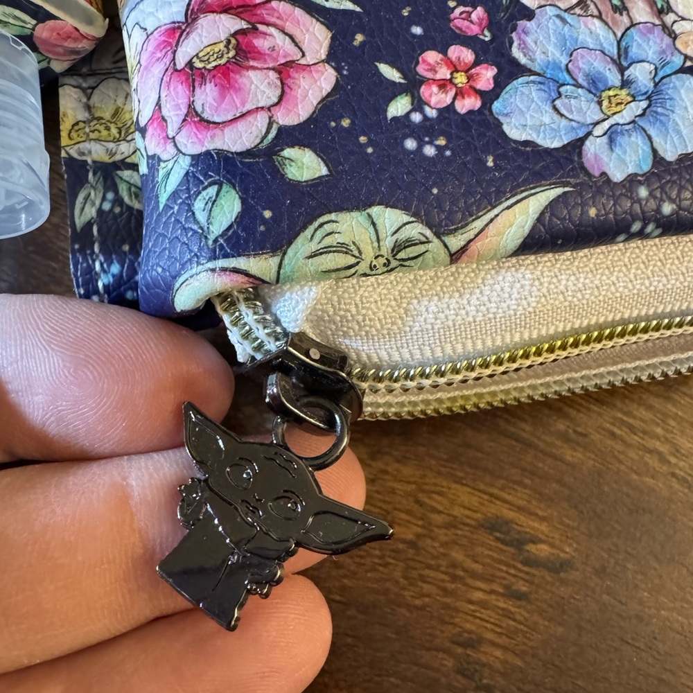 Floral Star Wars Grogu / Baby Yoda Wallet and Keychain - Picture 3 of 7